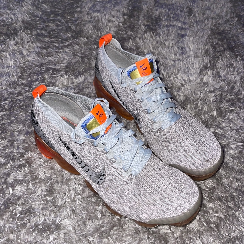 Men’s orange & grey vapor max